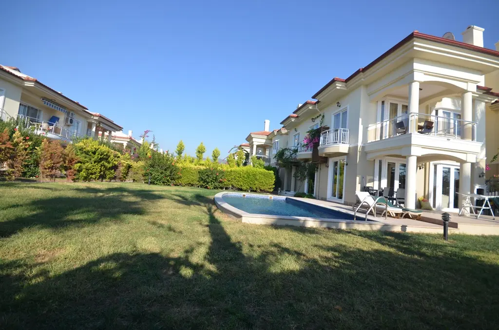 Real estate in Calis